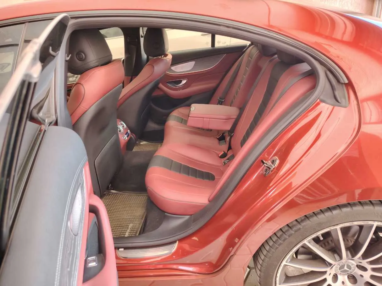 Car image 15