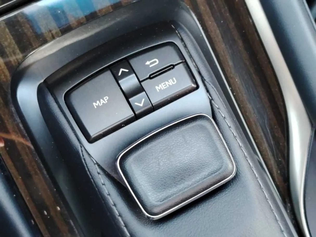 Car image 38