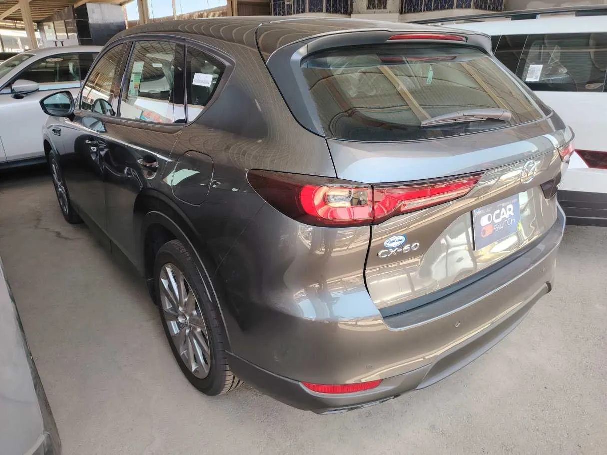Car image 8