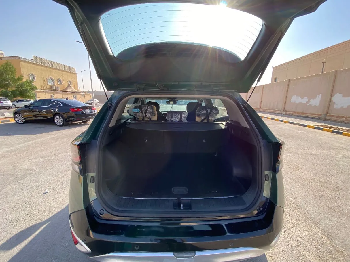 Car image 20
