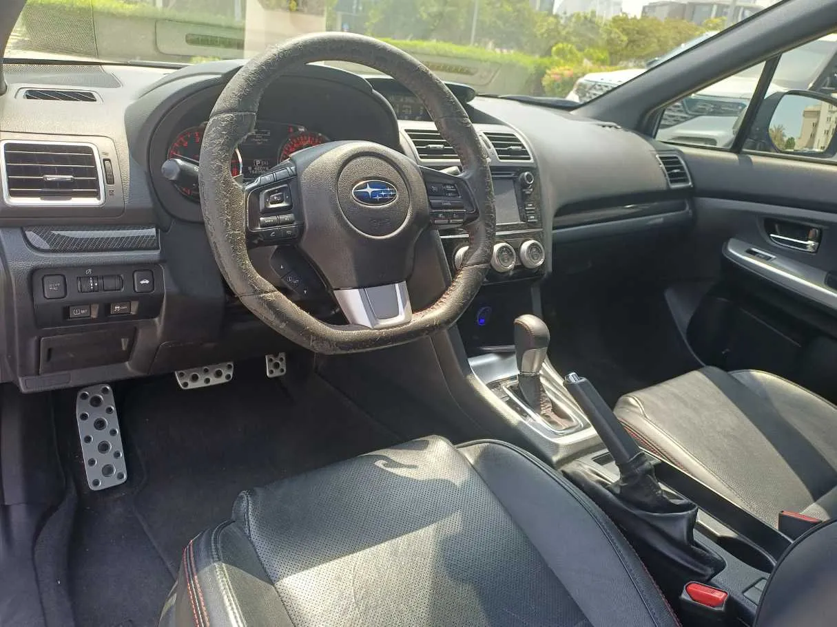 Car image 11