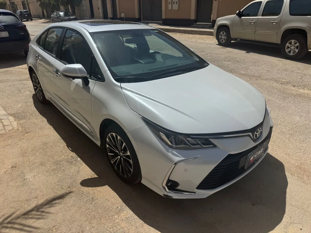 Car image 3
