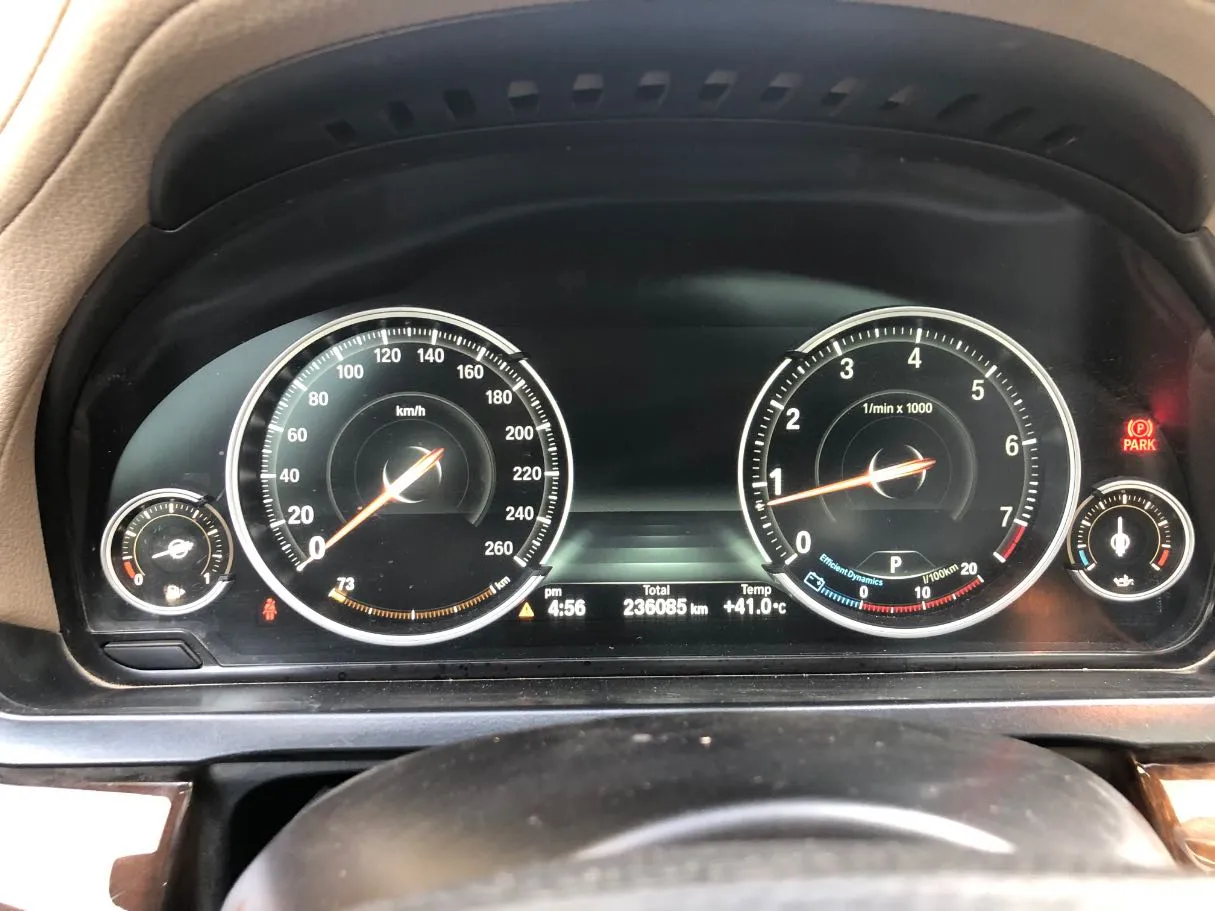 Car image 18