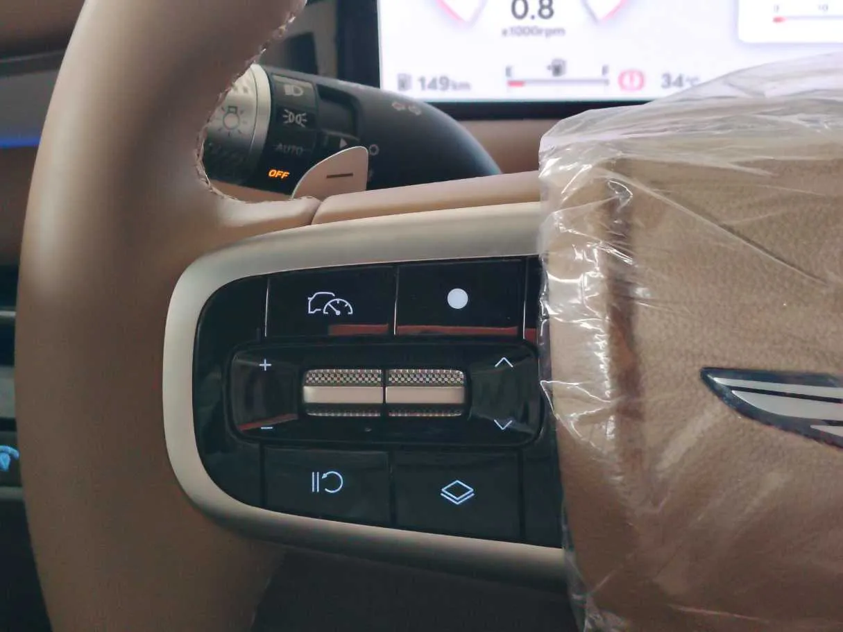 Car image 33