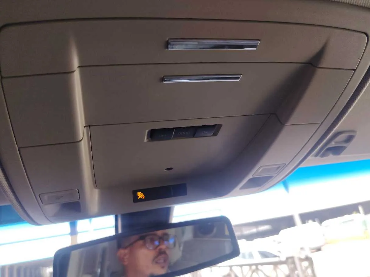 Car image 28