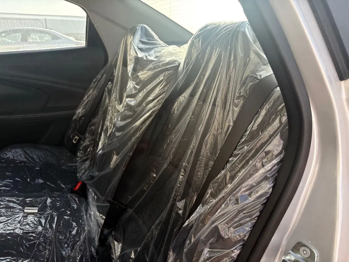 Car image 19