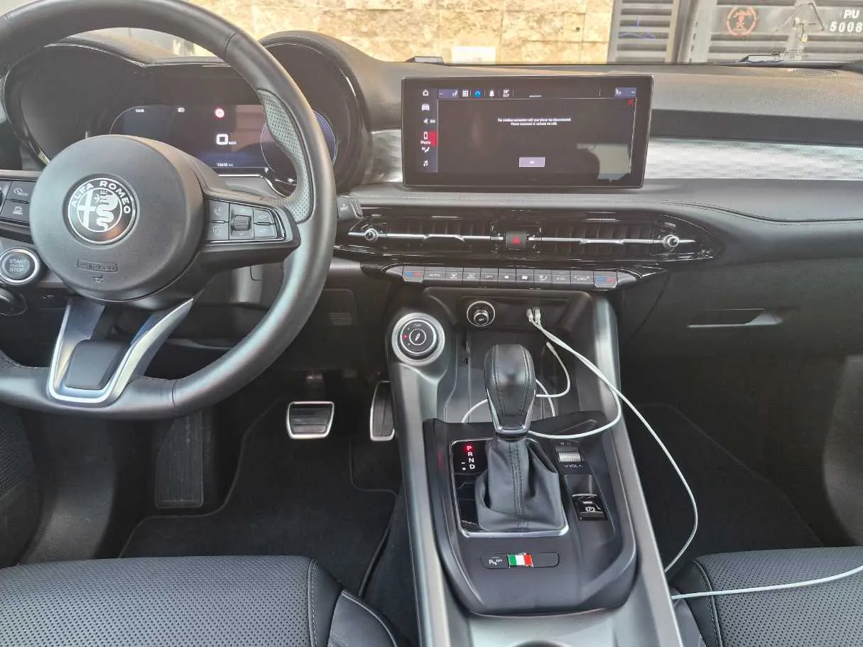 Car image 18