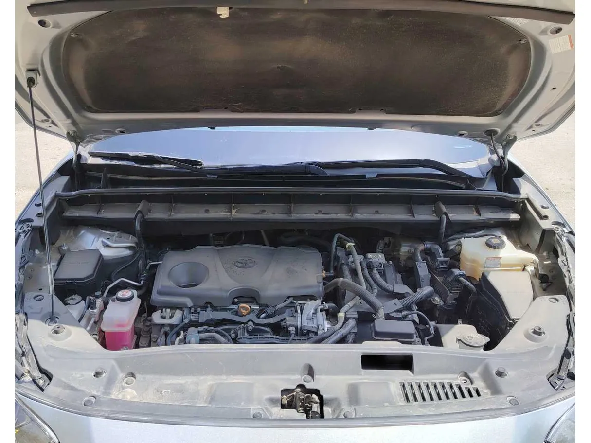 Car image 32