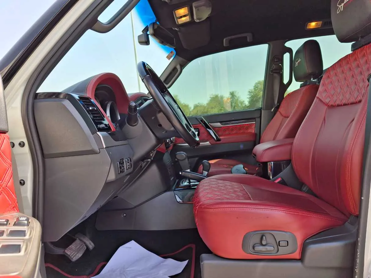 Car image 12