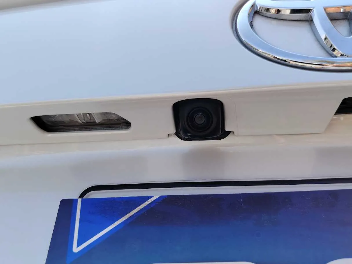 Car image 27