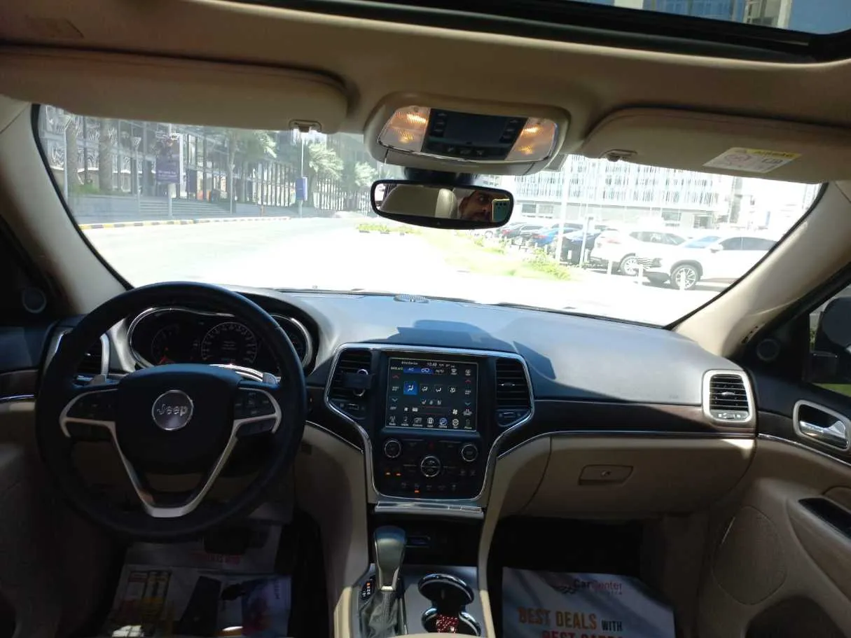 Car image 15