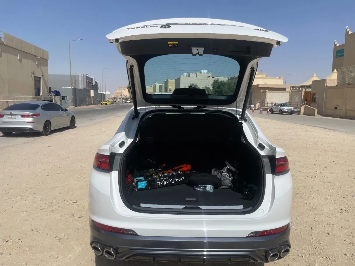 Car image 22