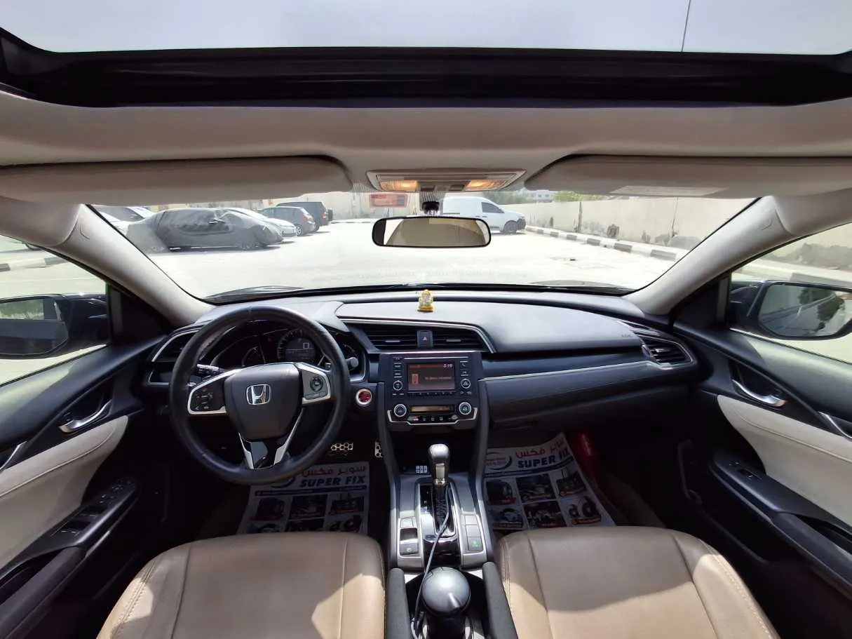 Car image 14