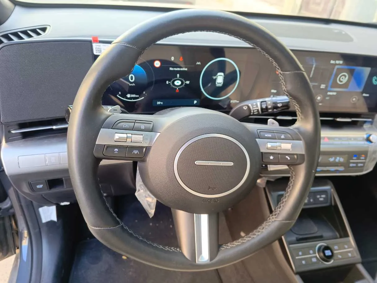 Car image 24