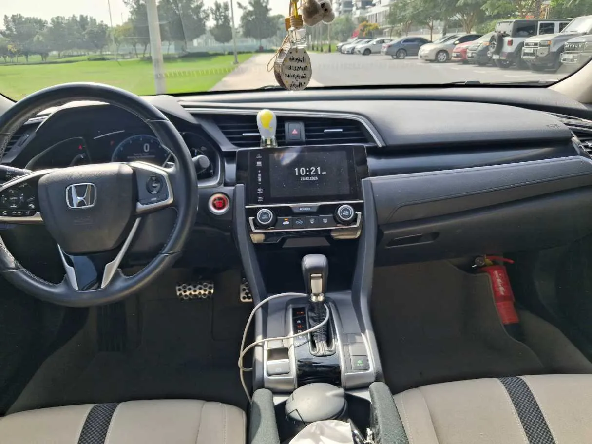 Car image 16
