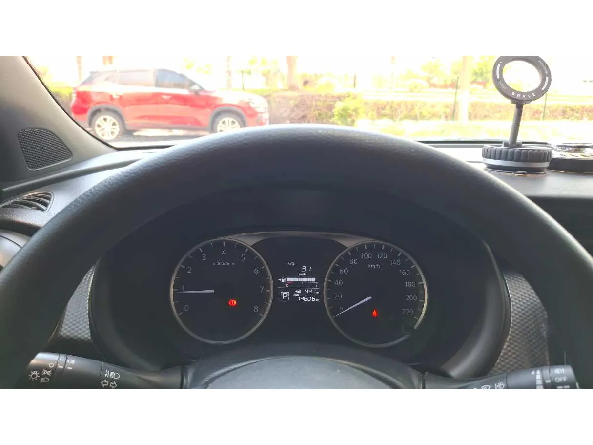 Car image 18