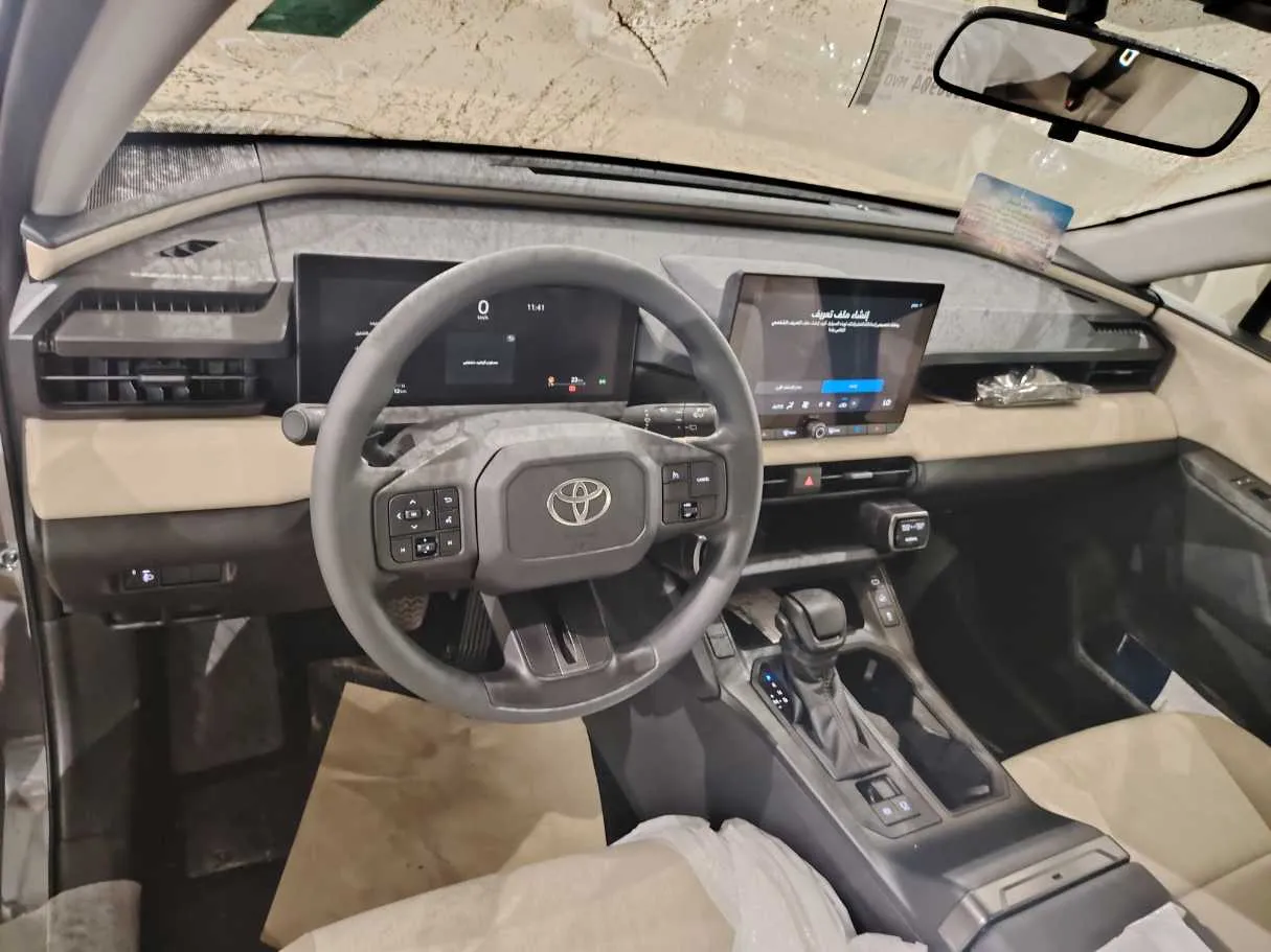 Car image 16