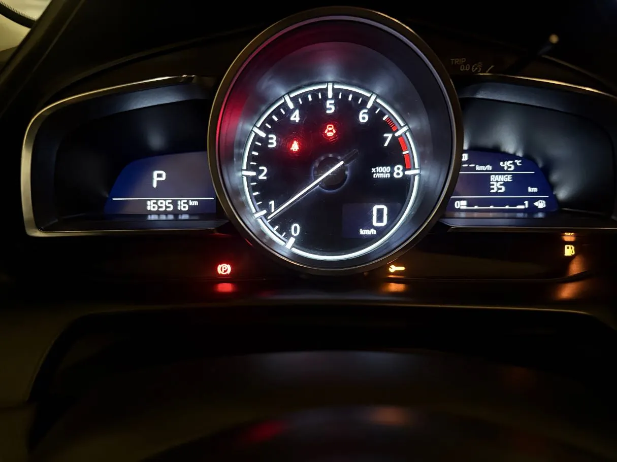 Car image 23