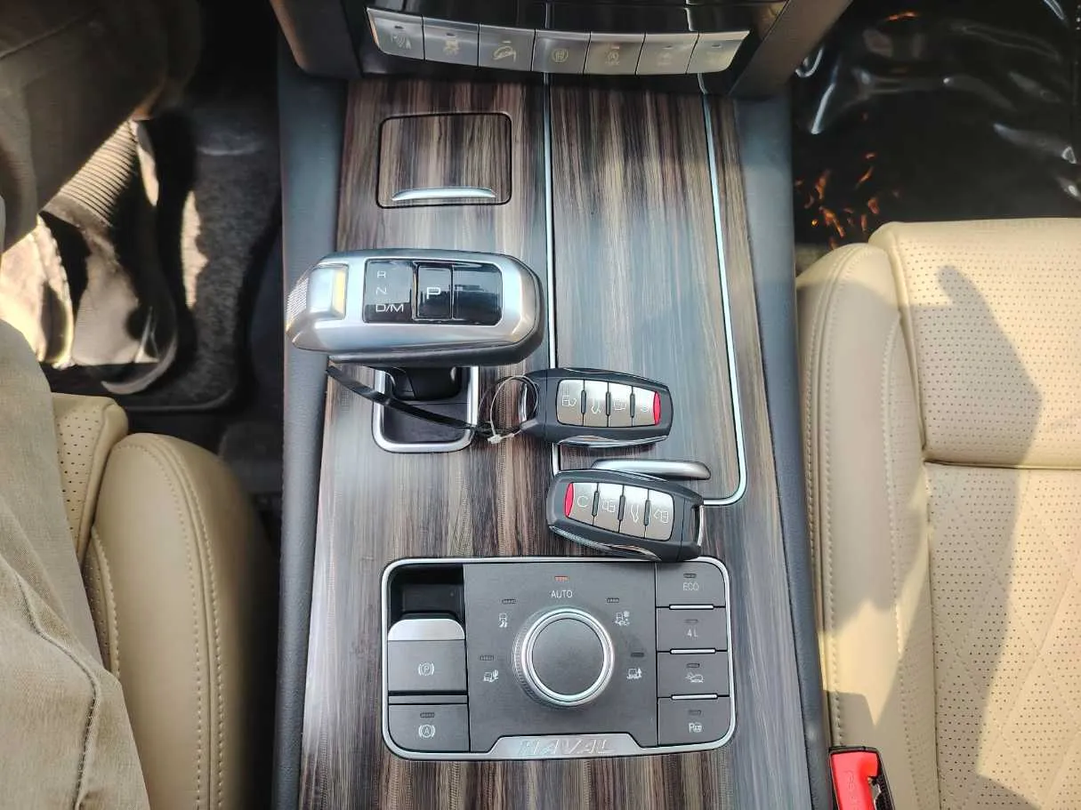 Car image 28