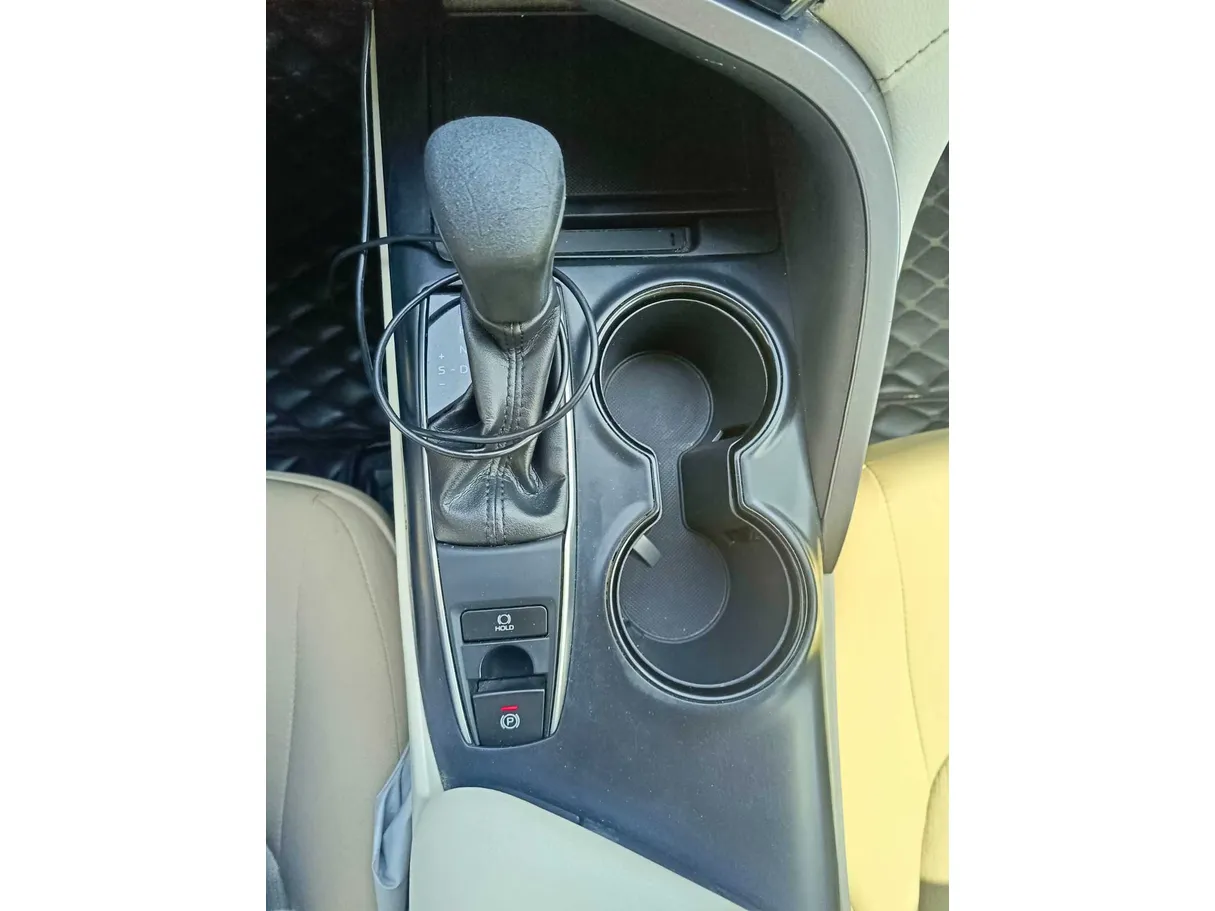 Car image 20