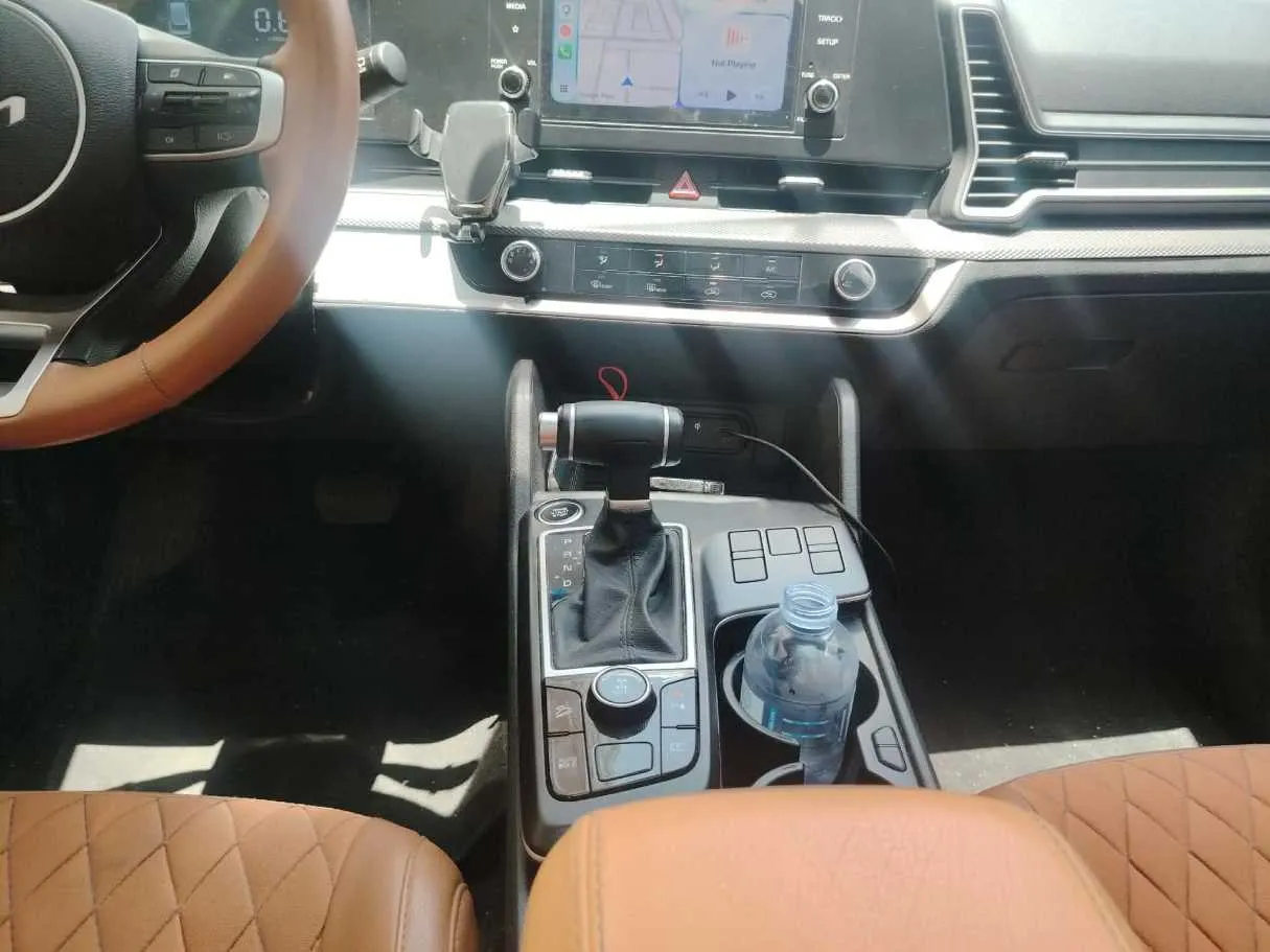 Car image 25