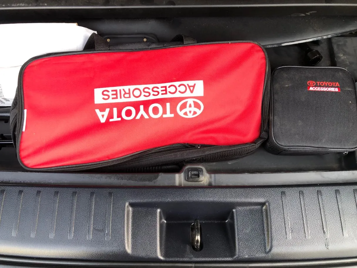 Car image 24