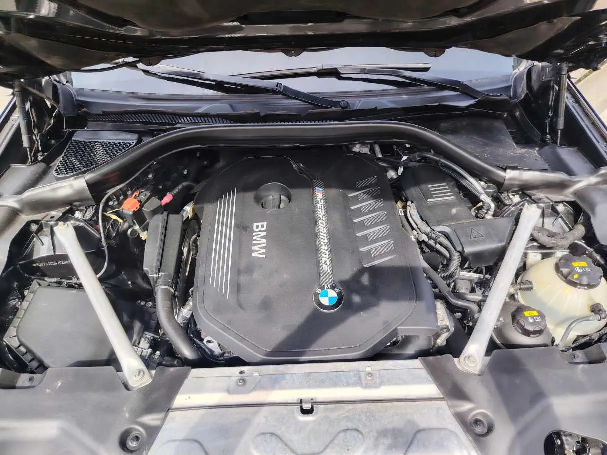 Car image 36