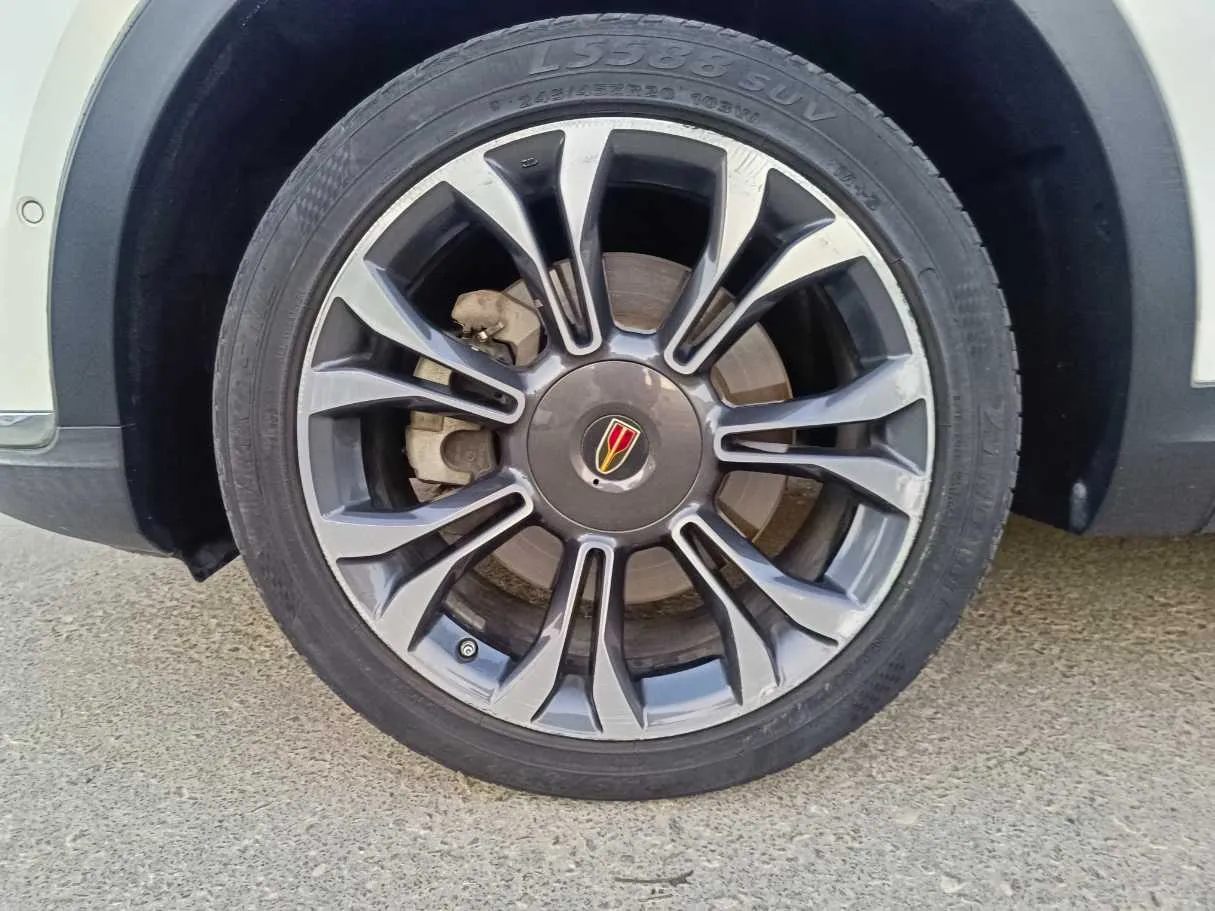 Car image 10