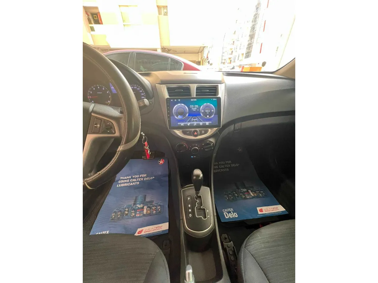 Car image 10
