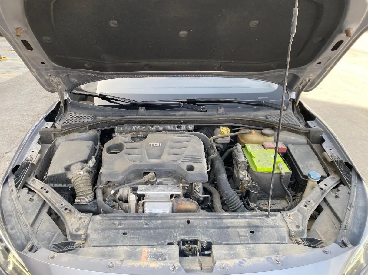 Car image 25