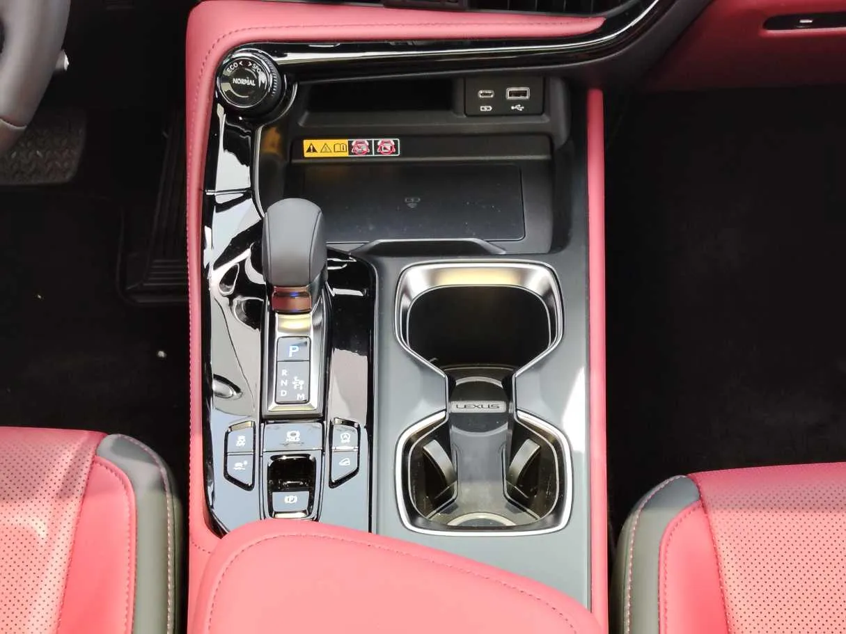 Car image 20