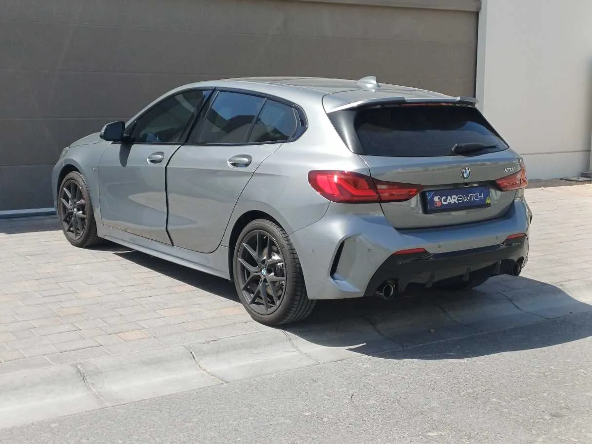 Car image 7