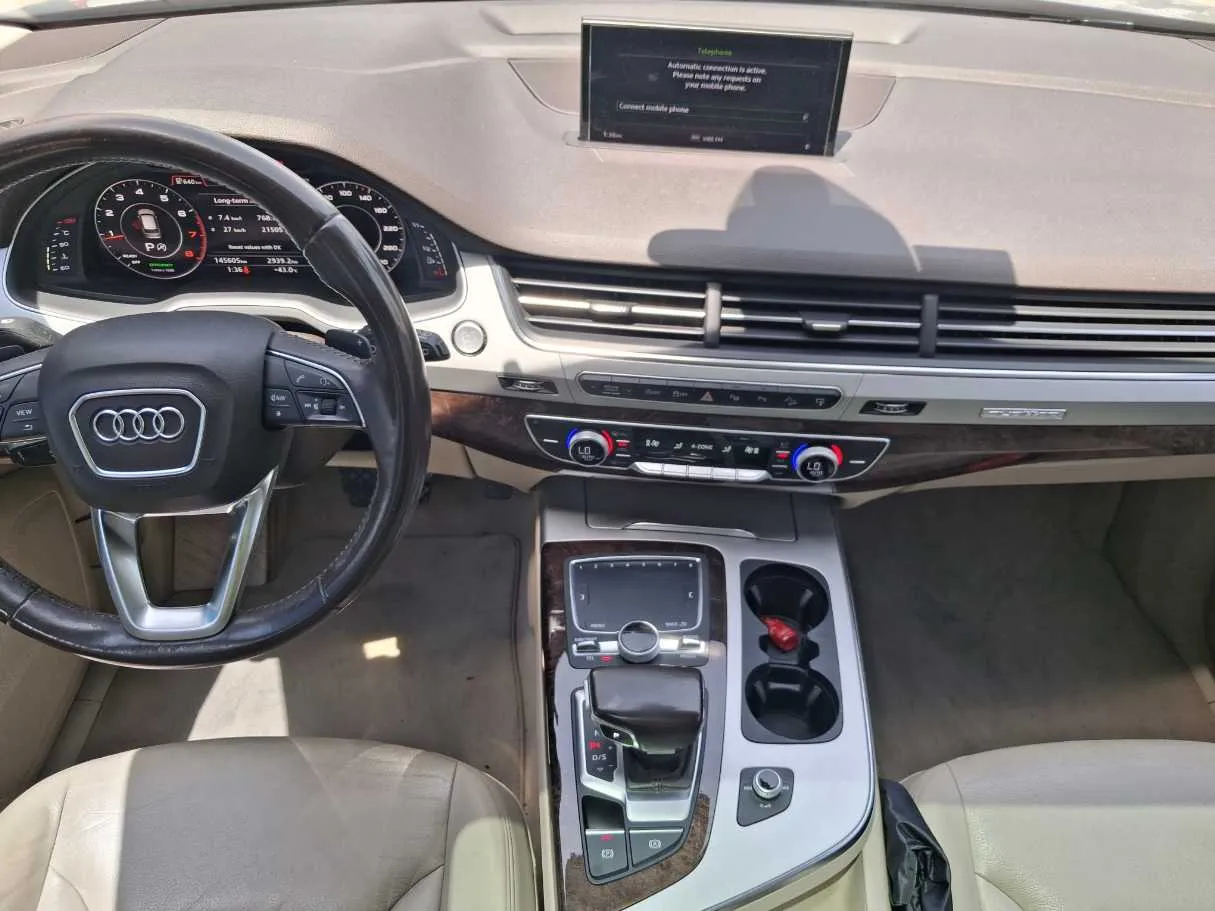 Car image 16