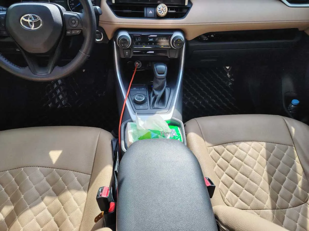 Car image 20