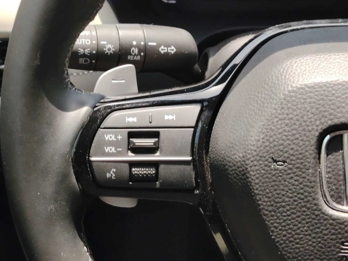 Car image 33