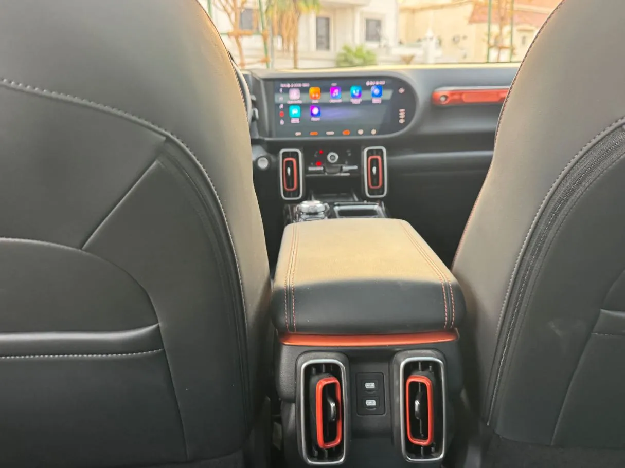 Car image 25