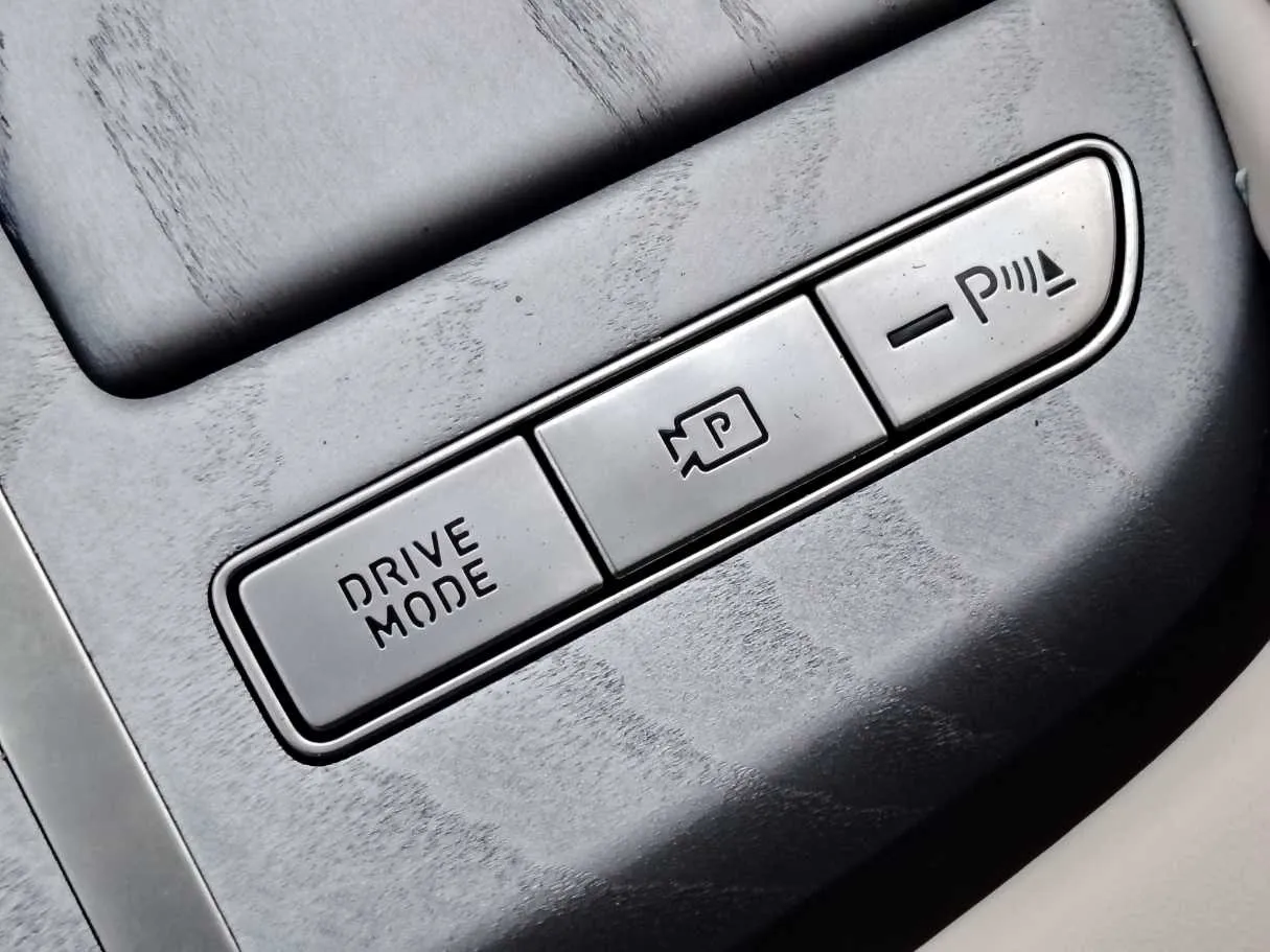 Car image 34