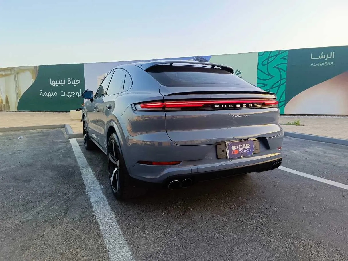 Car image 8