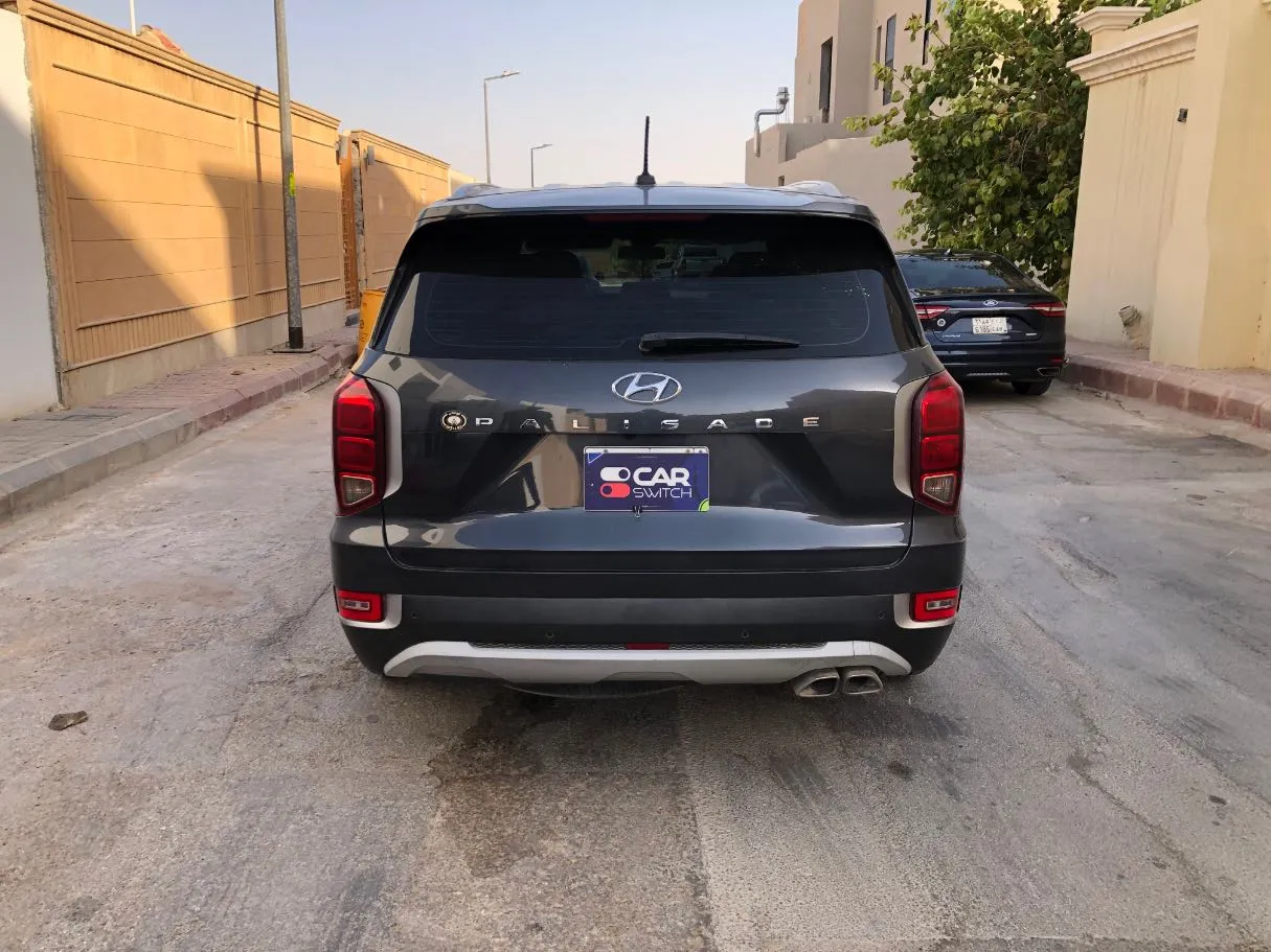 Car image 6