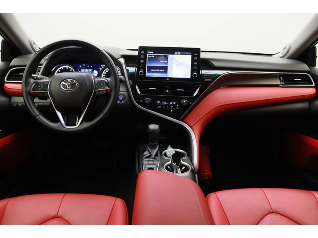 Car image 14