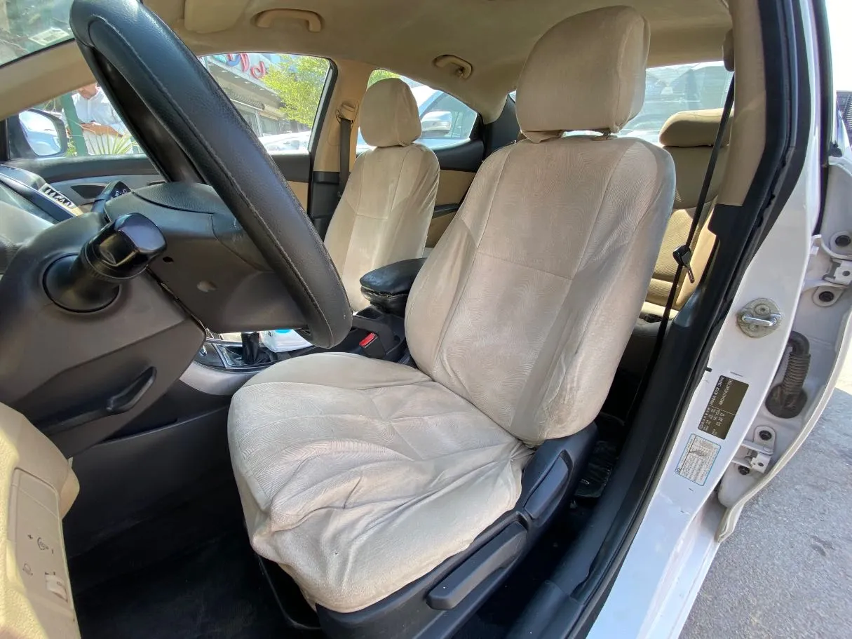 Car image 10