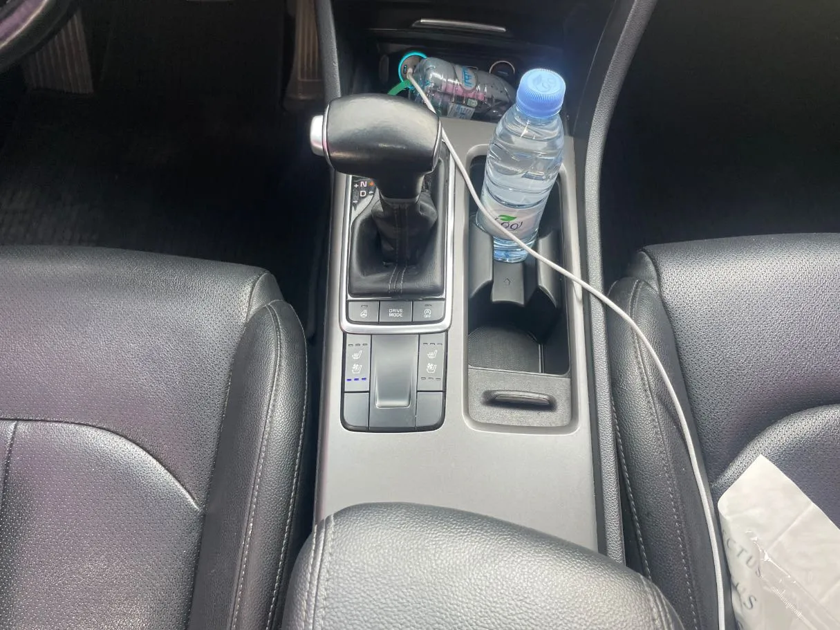 Car image 18