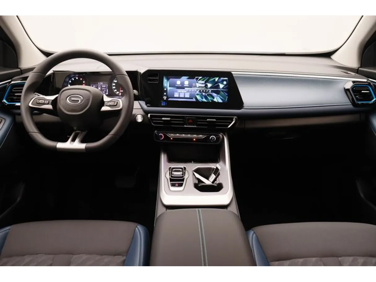 Car image 14