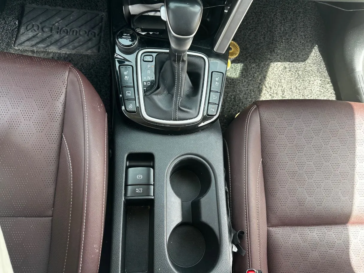 Car image 18