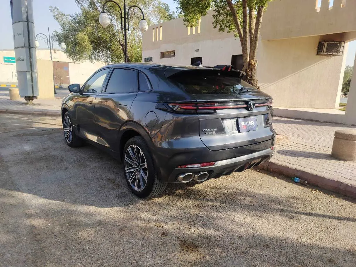 Car image 7