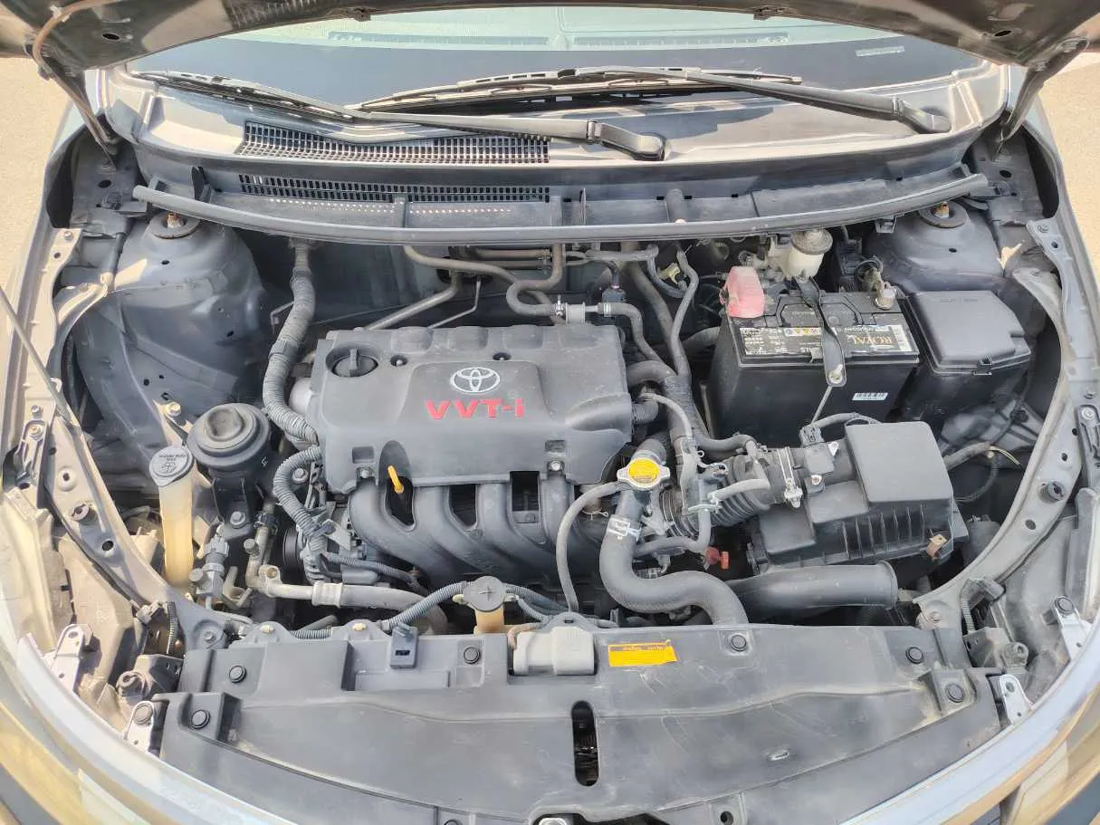 Car image 25
