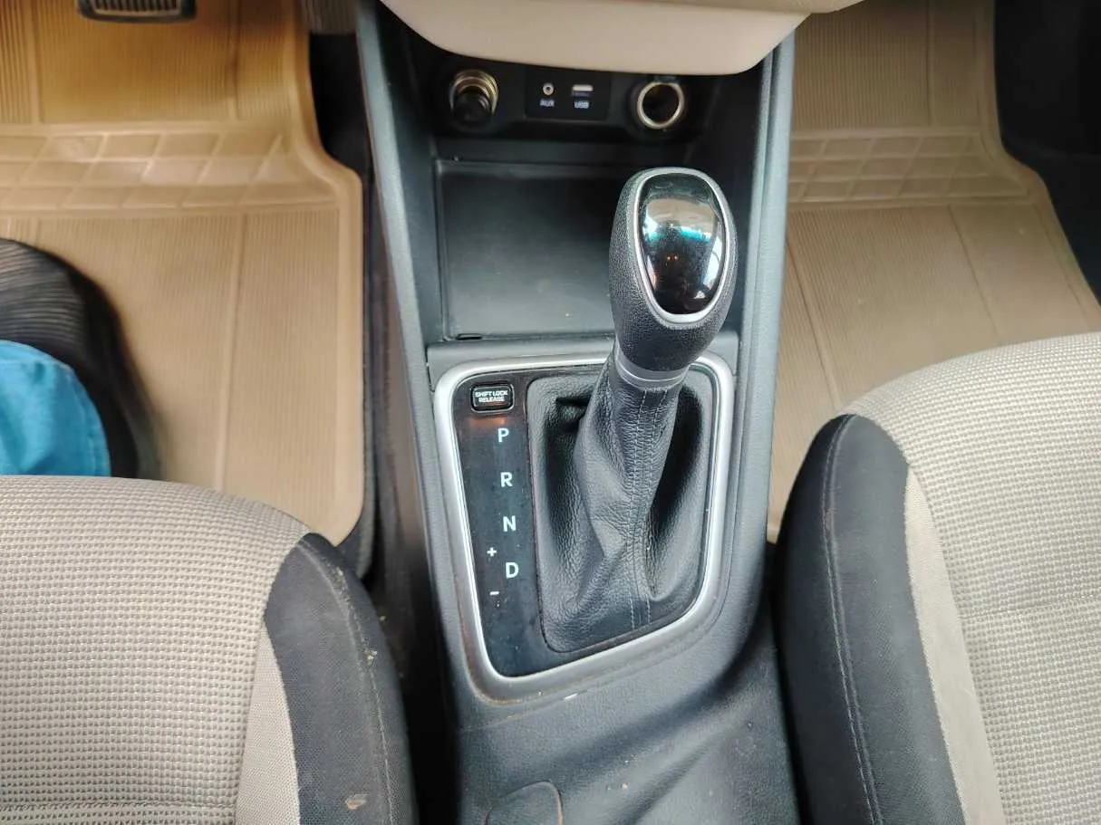Car image 24