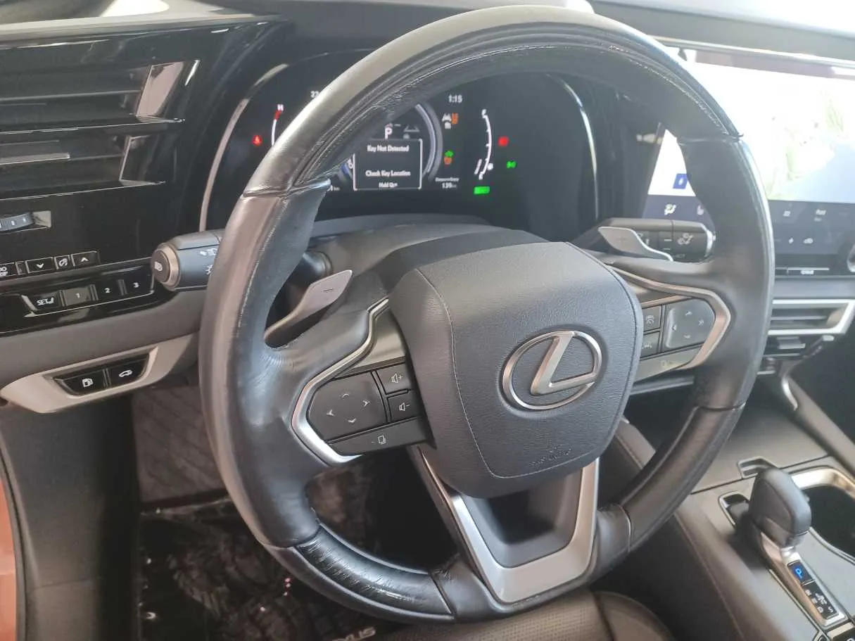 Car image 19