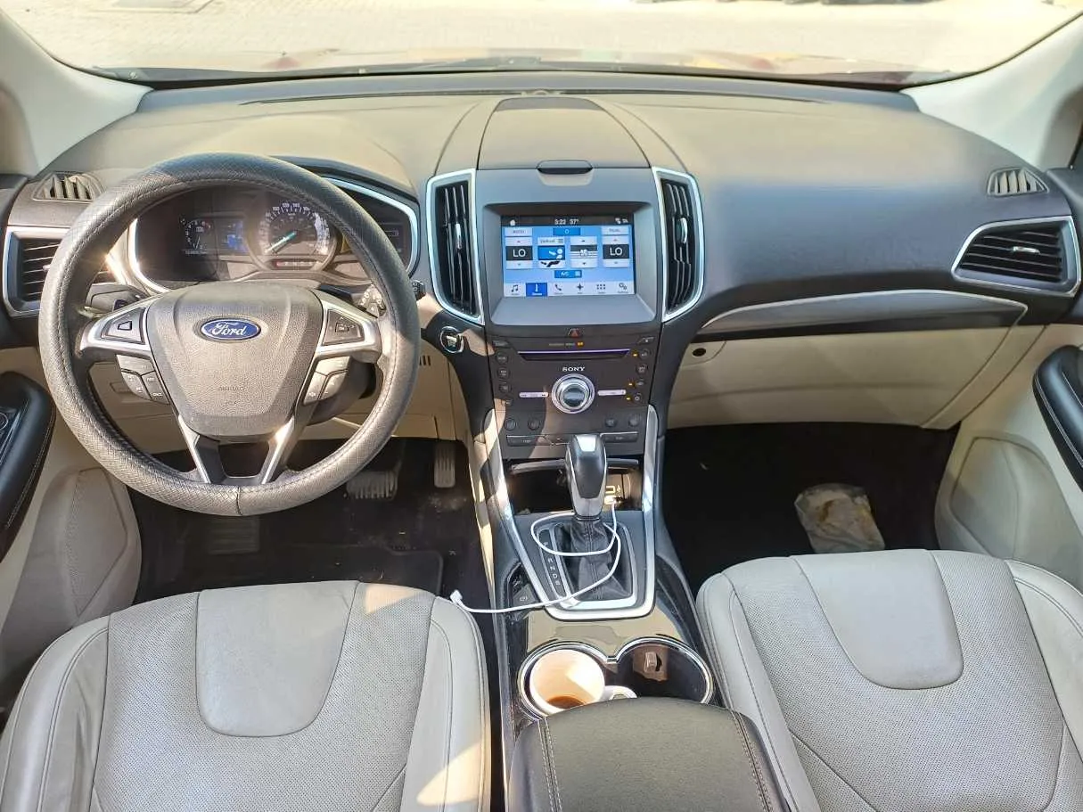 Car image 15