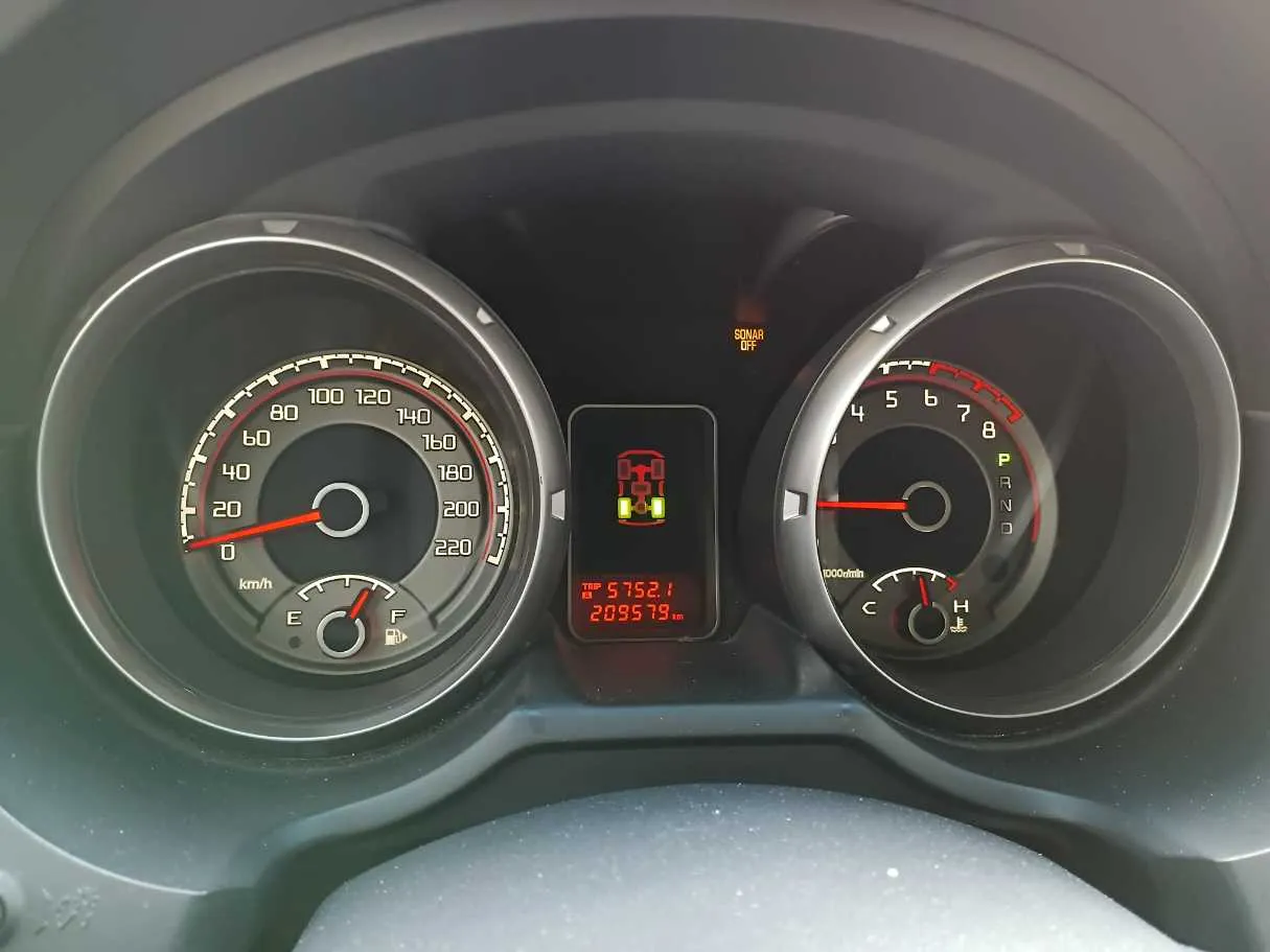 Car image 18